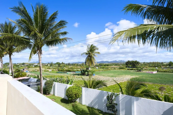 Face Mer ! Superbe Villa 4 Chambres Avec Vue Mer & Montagne A Belle Mare - Ile Maurice