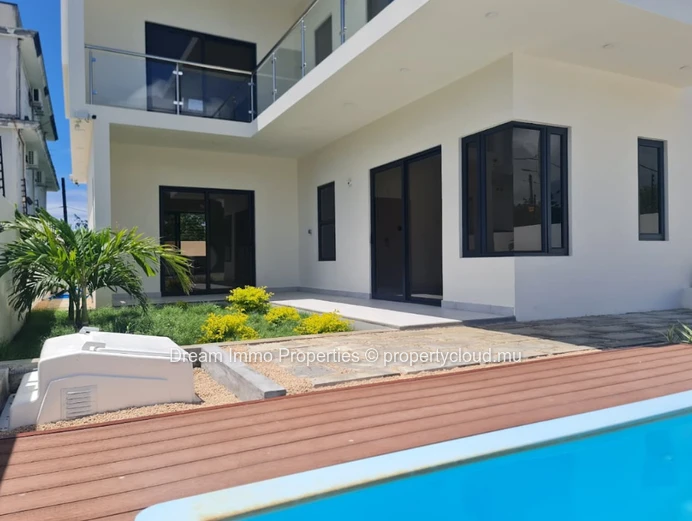 New 4-Bedroom Villa In The Heart Of Grand Baie, Close To The Sea & Amenities – Mauritius