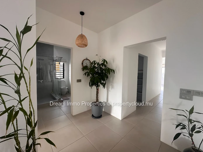 Great Opportunity! 2-Bedroom Villa In Jardin D’Anna Residence In Flic En Flac – Mauritius