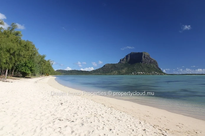 Top Price! Modern Sea View Penthouses With Private Rooftop In Flic En Flac - Mauritius