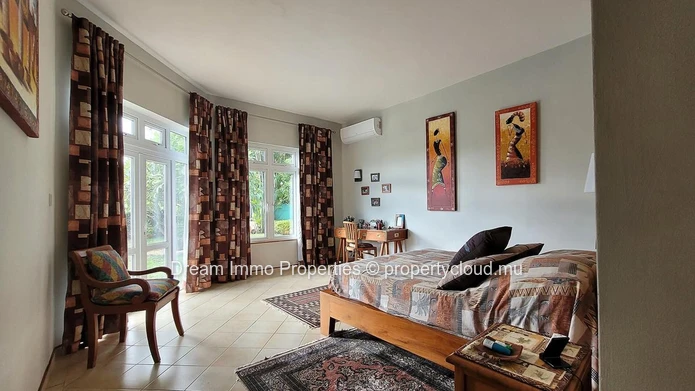 Sea View Villa On 1,150 Sqm Land In Tamarin - Flic En Flac