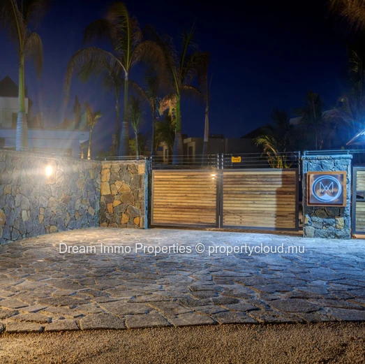 Rare Opportunity! Beautiful Furnished Apartment With Hotel Access In The North Of Mauritius