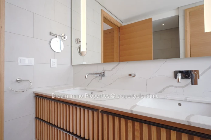 Prestigious 3-Bedroom Apartment In A Golf Course Within Mont Choisy Park - Mauritius