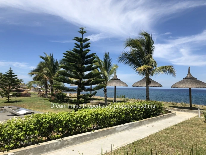 Beachfront! Somptuous Sea View Resale Apartment In Flic En Flac – Mauritius