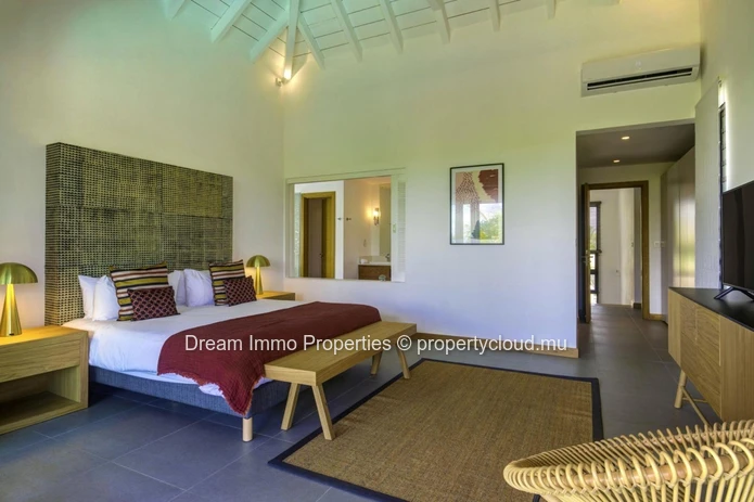 Luxury 4-Bedroom Villa 500 Meters From The Sea In The North Of Mauritius