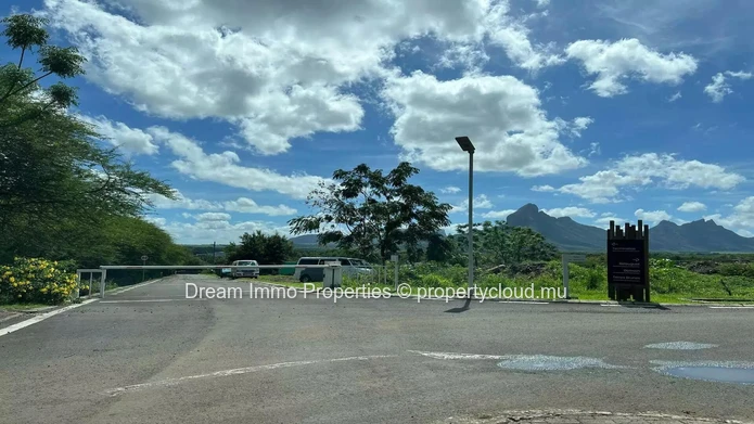 Beautiful Contemporary Ready Villa In The Hills Of Tamarin - Mauritius 
