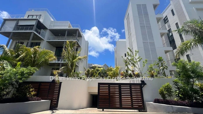 New & Luxury Duplex Apartment In A Premium Area Of Pte Aux Canonniers - Mauritius