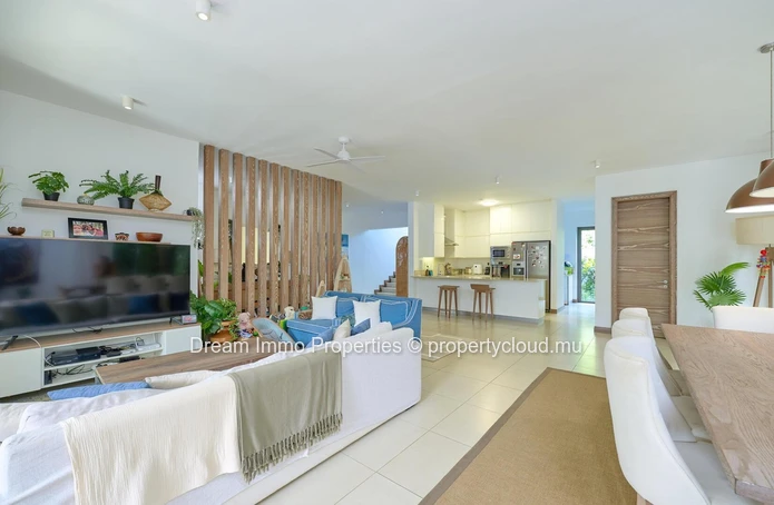 2 Minutes' Walk From The Beach! Beautiful 3 Bedroom Townhouse In Grand Baie - Mauritius