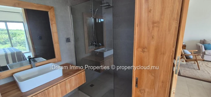New Contemporary 3-Bedroom Apartment Close To The Sea In Pereybere - Mauritius