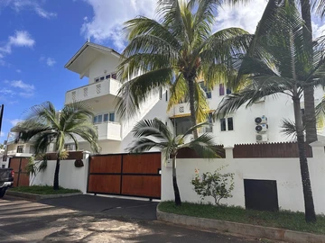 12 Bedroom Hotel
