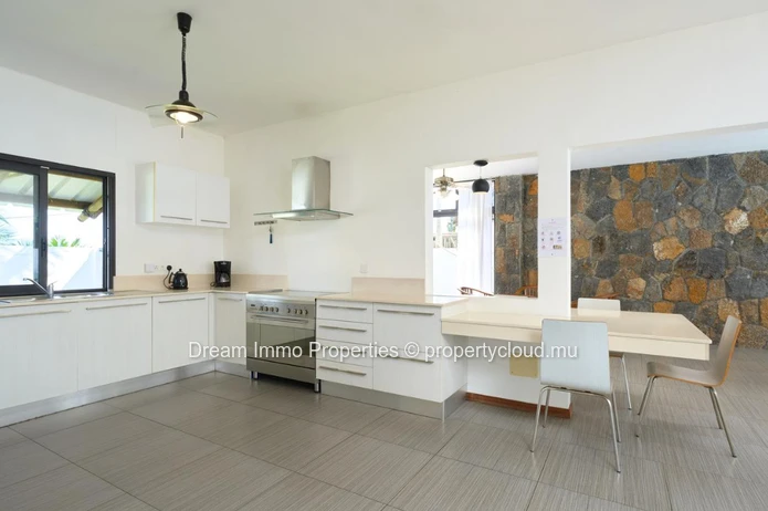 Face Mer ! Superbe Villa 4 Chambres Avec Vue Mer & Montagne A Belle Mare - Ile Maurice