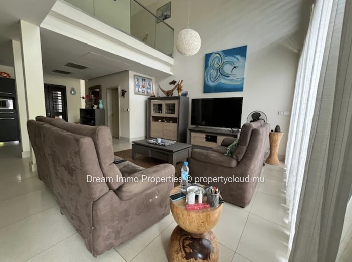  3-Bedroom Duplex With Private Pontoon In An Exclusive Marina At Black River - Mauritius