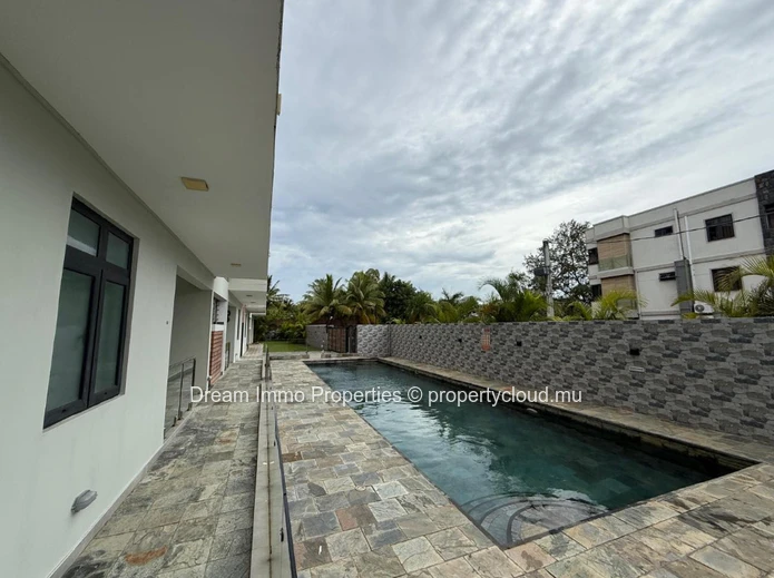 Superbe Appartement Meublé À 2 Pas De La Mer À Péreybère – Ile Maurice
