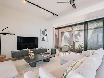 5 Bedroom Villa