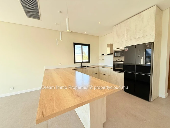 Amazing Beachfront Penthouse With Sea & Mountain View At Black River - Mauritius
