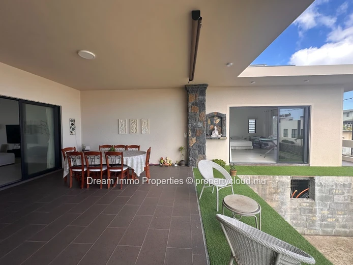 Great Opportunity! 2-Bedroom Villa In Jardin D’Anna Residence In Flic En Flac – Mauritius