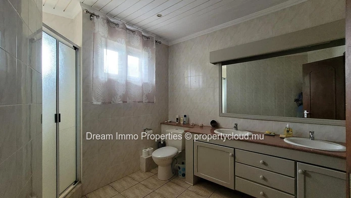 Sea View Villa On 1,150 Sqm Land In Tamarin - Flic En Flac
