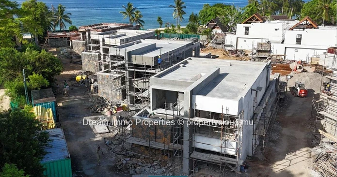 Sublime 4 Bedroom Beachfront Villas, Sea View & 5* Hotel Access - Mauritius