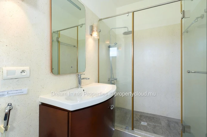 Face Mer ! Superbe Villa 4 Chambres Avec Vue Mer & Montagne A Belle Mare - Ile Maurice