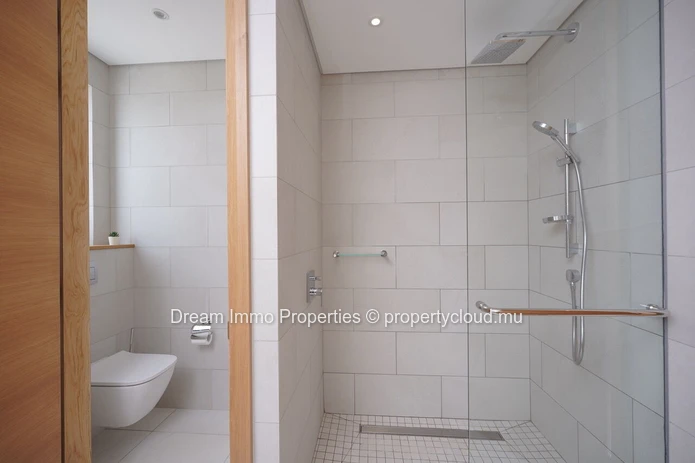 Prestigious 3-Bedroom Apartment In A Golf Course Within Mont Choisy Park - Mauritius