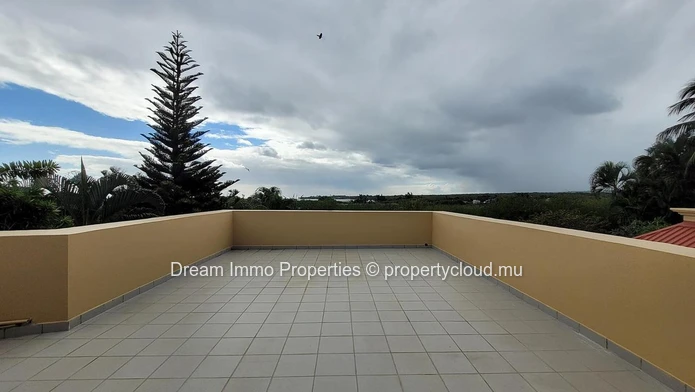 Sea View Villa On 1,150 Sqm Land In Tamarin - Flic En Flac
