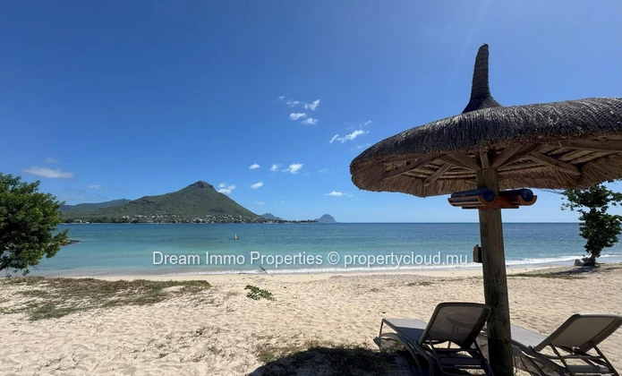 Unique ! Beachfront Villa With Lagoon View, Morne & 5* Hotel Access In The West - Mauritius