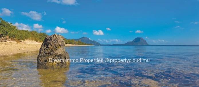 Prestigious Beachfront Apartments In Black River - Mauritius 