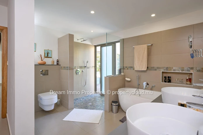Luxurious 4-Bedroom Villa Near The Sea & Amenities In Grand Baie – Mauritius
