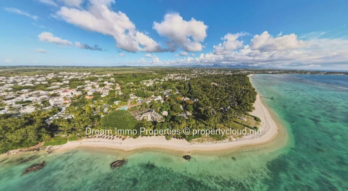 Prestigious 4-bedroom villa with beach access & hotel services in Trou aux Biches – Mauritius