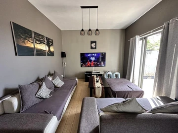 6 Bedroom Villa