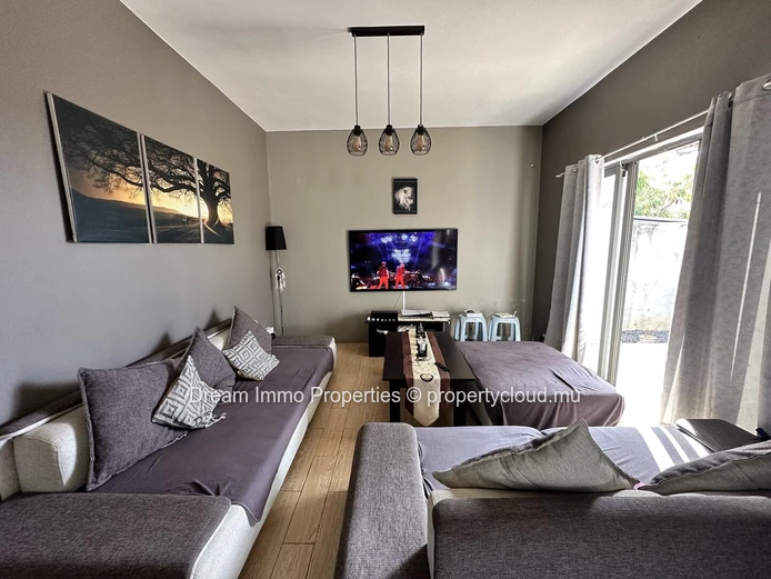 Spacious House With Mountain View & Close To Amenities In Coromandel - Mauritius