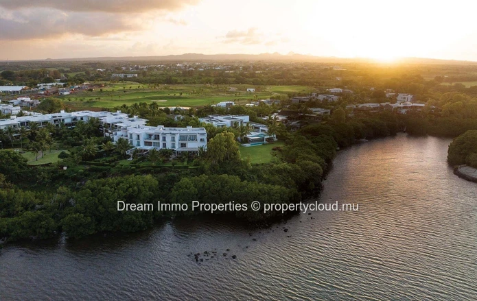 Beautiful Sea View Penthouses Within A Beachfront Resort With Hotel, Golf & Beach Access 