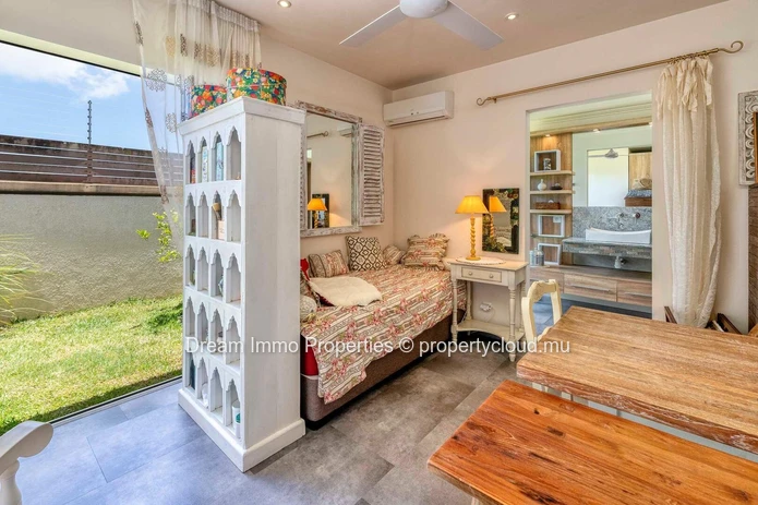 Elegant Tropical Villa On A Huge 1,045 Sqm Land In Clos Du Littoral 2 In Grand Baie