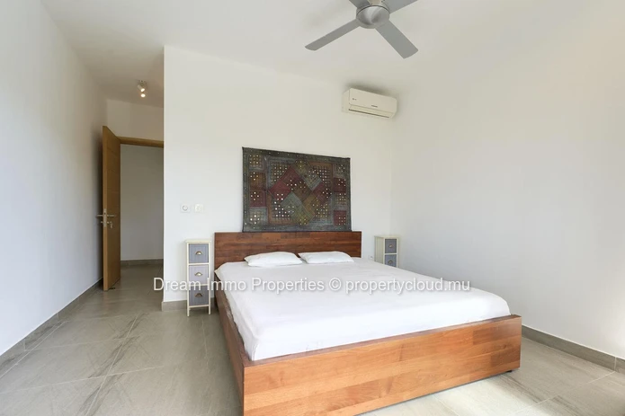 Contemporary Furnished Apartment With Pool View In Choisy-Les-Bains - Mauritius