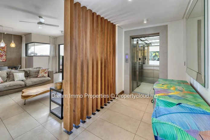 Penthouse With Golf View & Direct Sea Access In Mont Choisy - Mauritius