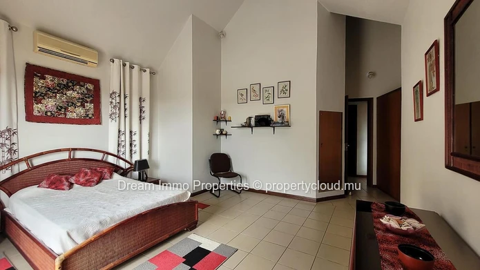 Sea View Villa On 1,150 Sqm Land In Tamarin - Flic En Flac