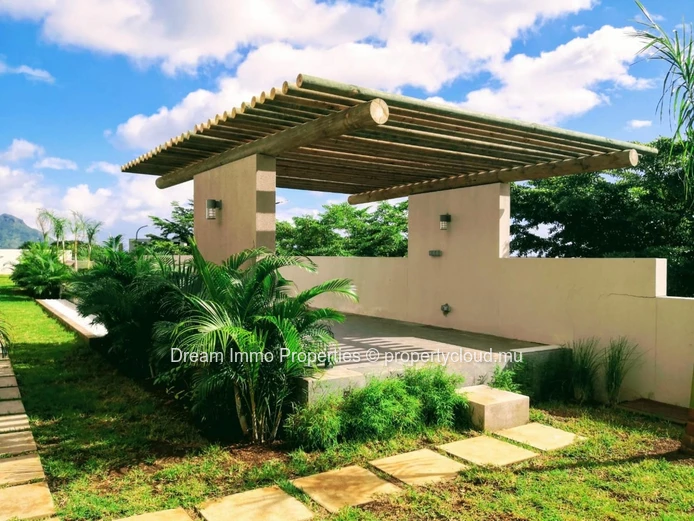 Penthouse Neuf Acces Toit Terrasse Prive Vue Mer & Montagne A Flic En Flac - Ile Maurice