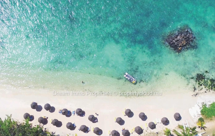 Prestigious 4-bedroom villa with beach access & hotel services in Trou aux Biches – Mauritius