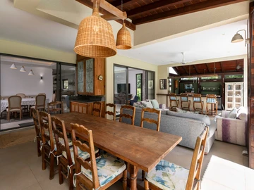 4 Bedroom Villa