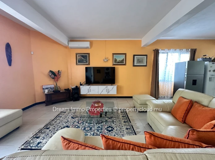 Spacious Family Villa Close To The Sea In The Heart Of Flic En Flac – Mauritius