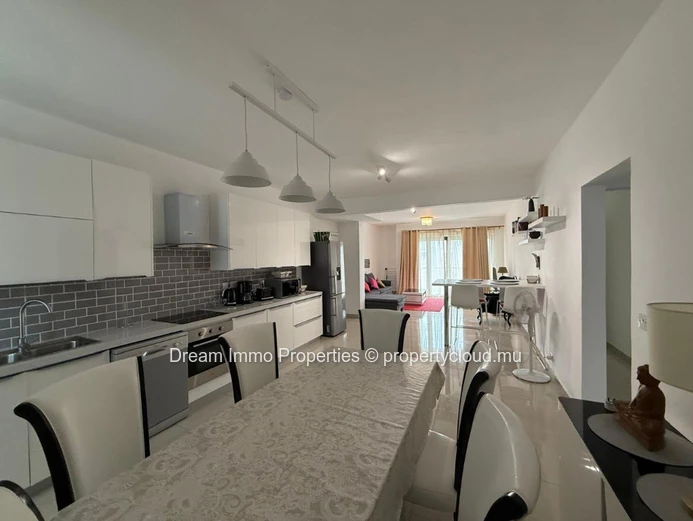 Superbe Appartement Meublé À 2 Pas De La Mer À Péreybère – Ile Maurice