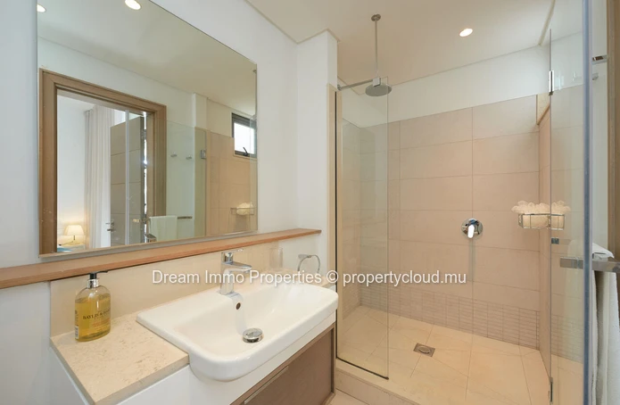Spacious 2-Bedroom Apartment With Golf View In Mont Choisy Park - Mauritius