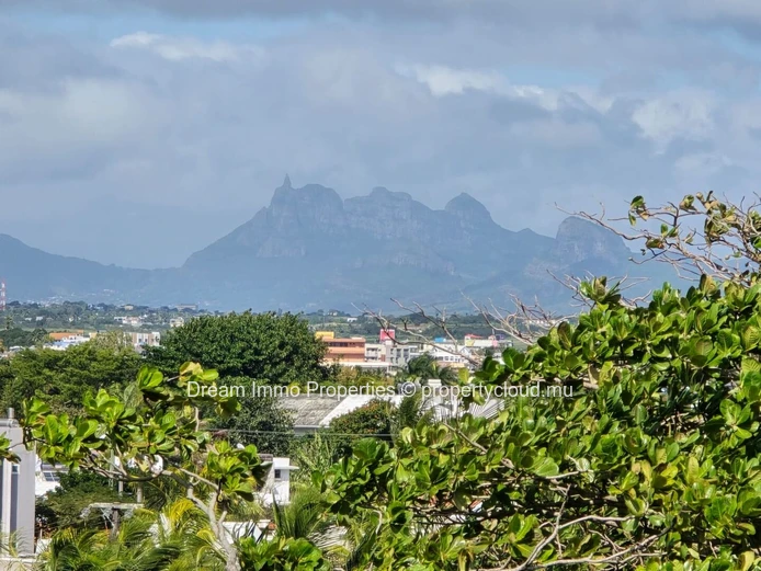 Stunning 3-Bedroom Sea View Penthouse Only 5 Mins From Pereybere Beach - Mauritius
