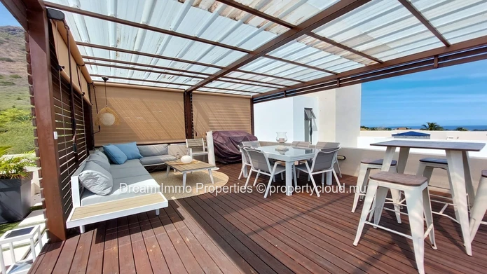 Stunning Mountain And Sea Views! Penthouse With Private Rooftop In Tamarin – Mauritius