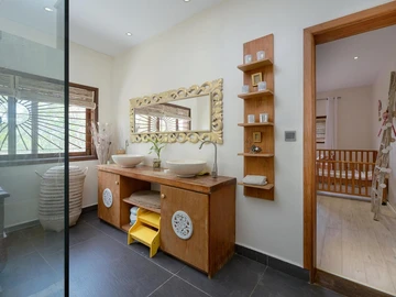 4 Bedroom Villa