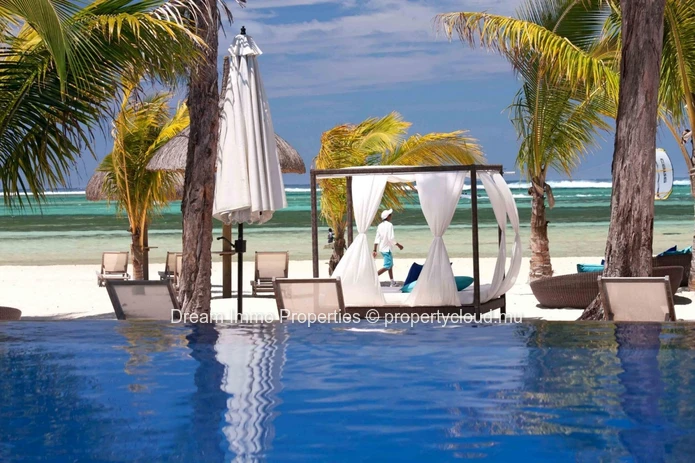 Beautiful Irs Lots For Sale In An Estate With Golf And Lagoon In The South-West