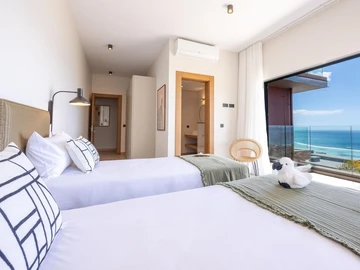 5 Bedroom Villa