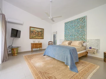 4 Bedroom Villa