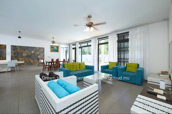 Face Mer ! Superbe Villa 4 Chambres Avec Vue Mer & Montagne A Belle Mare - Ile Maurice