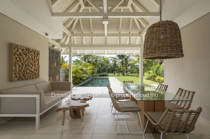 Superbe Villa Jumelee De 3 Ch En Bord De Golf Dans Le Domaine Anahita Resort